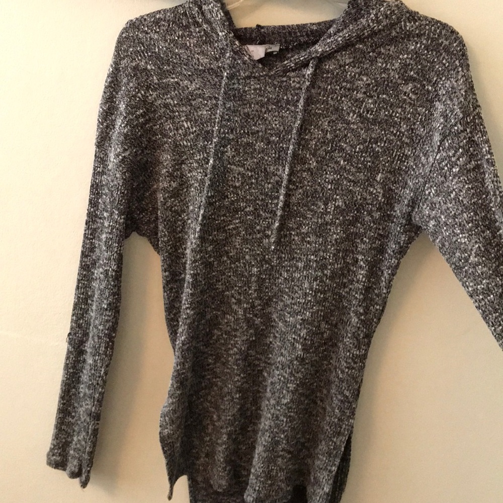 Grey shirt/sweater